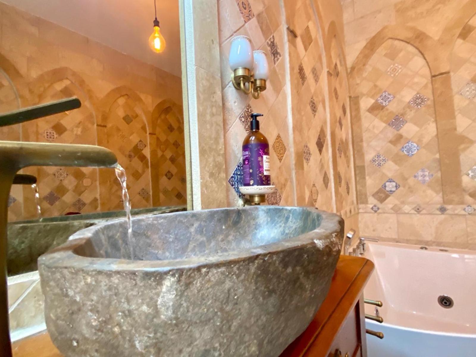 La Maison Des Templiers ~ Ostal Medieval ~ Logis Enchantes Carcassonne Dış mekan fotoğraf