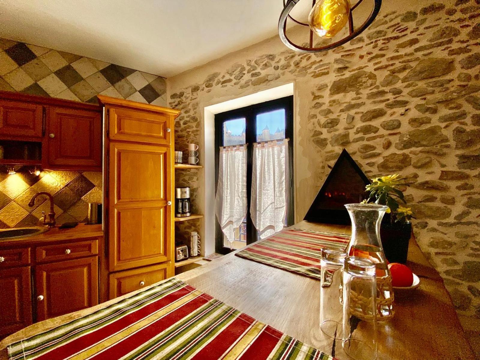 La Maison Des Templiers ~ Ostal Medieval ~ Logis Enchantes Carcassonne Dış mekan fotoğraf